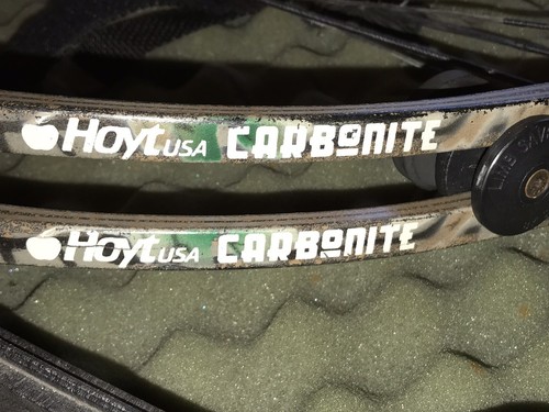 Hoyt Tenacity  Carbonite Compound Box with Carrying Case and Case of 12 Arrows