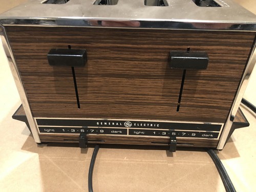 VINTAGE GENERAL ELECTRIC TOASTER 4 SLICE WOOD GRAIN WORKS GREAT