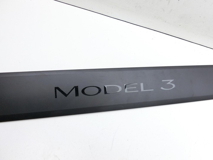 Tesla Model 3 Perf 20-23 Einstiegsleiste Türschweller Links Vorne Tesla Model 3 Perf 20-23 18.04.2023 1504763-C... Vorschau 2