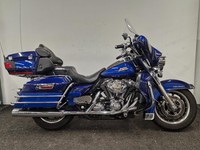 HARLEY DAVIDSON FLHTCU ELECTRAGLIDE ULTRA CLASSIC * RADIO - ENGINE BARS - SPOTS*