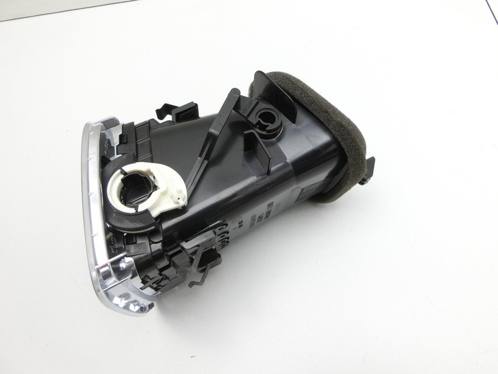 Volvo V60 D4 10-13 Luftdusche Luftdüse Links Volvo V60 D4 10-13 24.03.2011 30791690 7310-000 gebraucht Vorschau 2