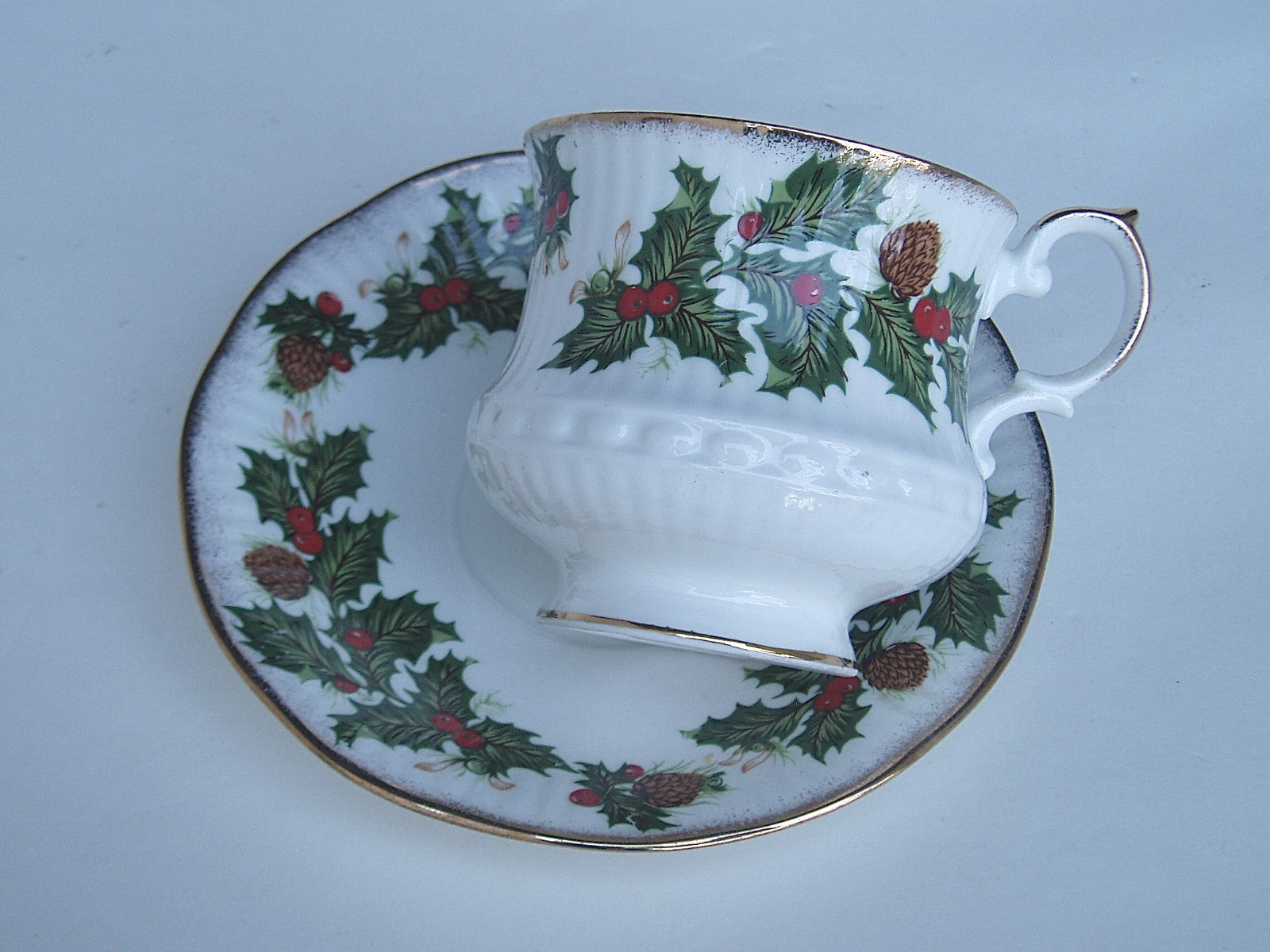 Rosina Queen's~'Yuletide'~Holly Berries Pinecones~Christmas Teacup Cup & Saucer