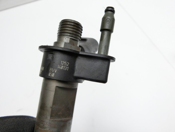 BMW 525d F10 13-17 2,0d 160KW Injektor Einspritzdüse Zyl.5 BMW 525d F10 13-17 27.02.2014 13537823461 7823461... Bild 5