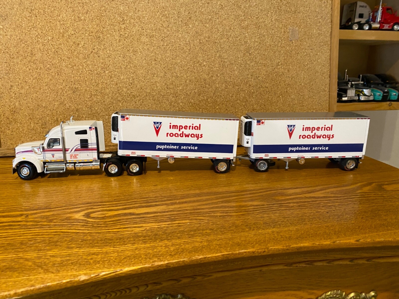 1/53 TONKIN KW W990 & REFRIGERATED PUP TRAILERS REPRESENTING
