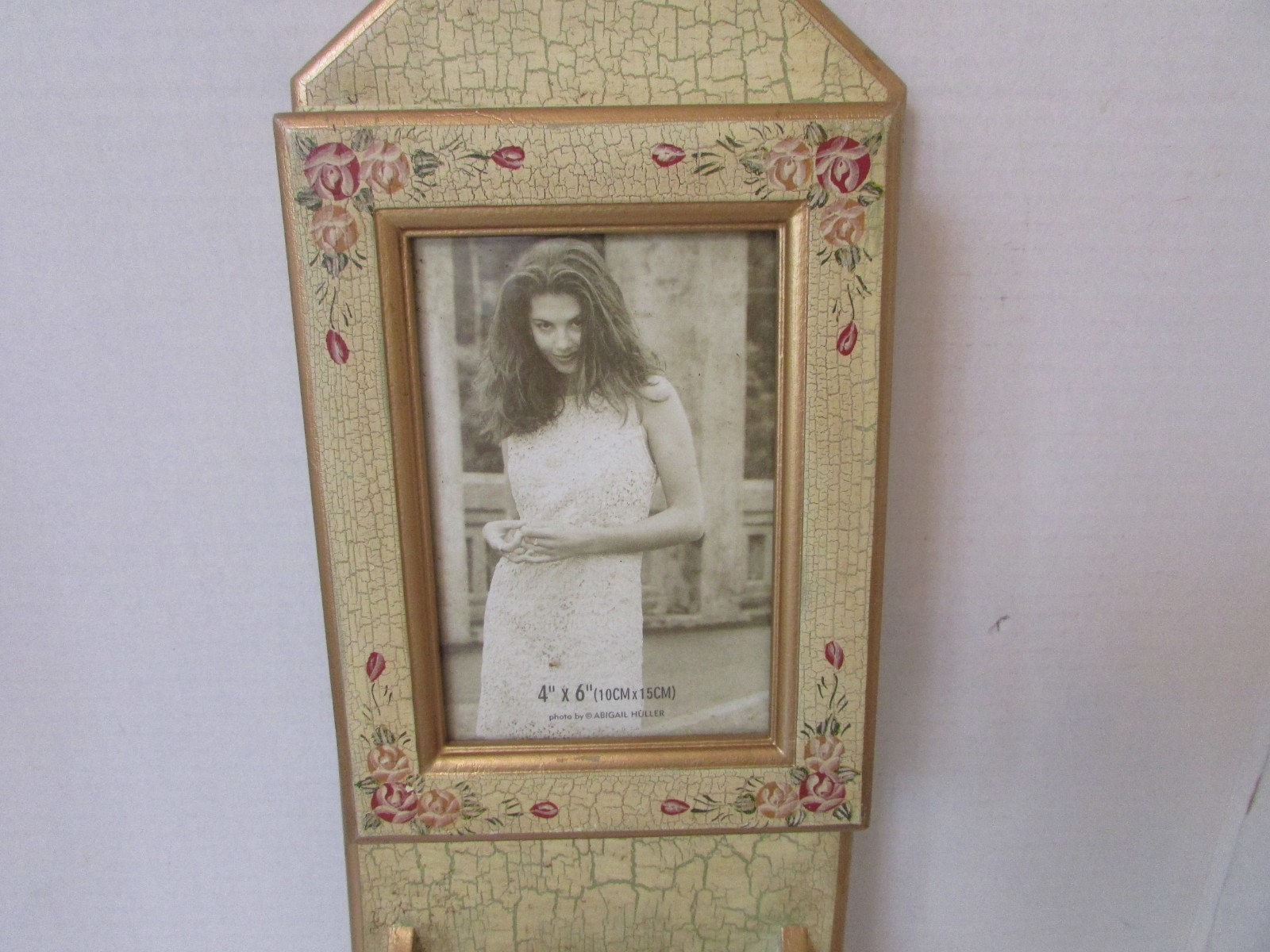 ANISTER GIFTS HAND PAINTED WALL POCKET & PHOTO/KEY HOLDER SHABBY 19.25