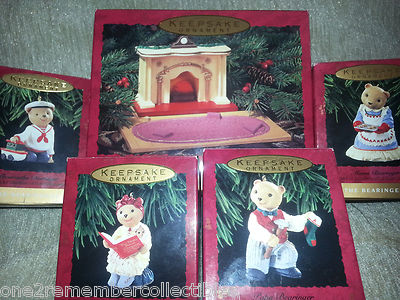 HALLMARK Keepsake 1993 BEARINGERS FIREPLACE + 4 BEARS Mom Dad Brother Sister NEW