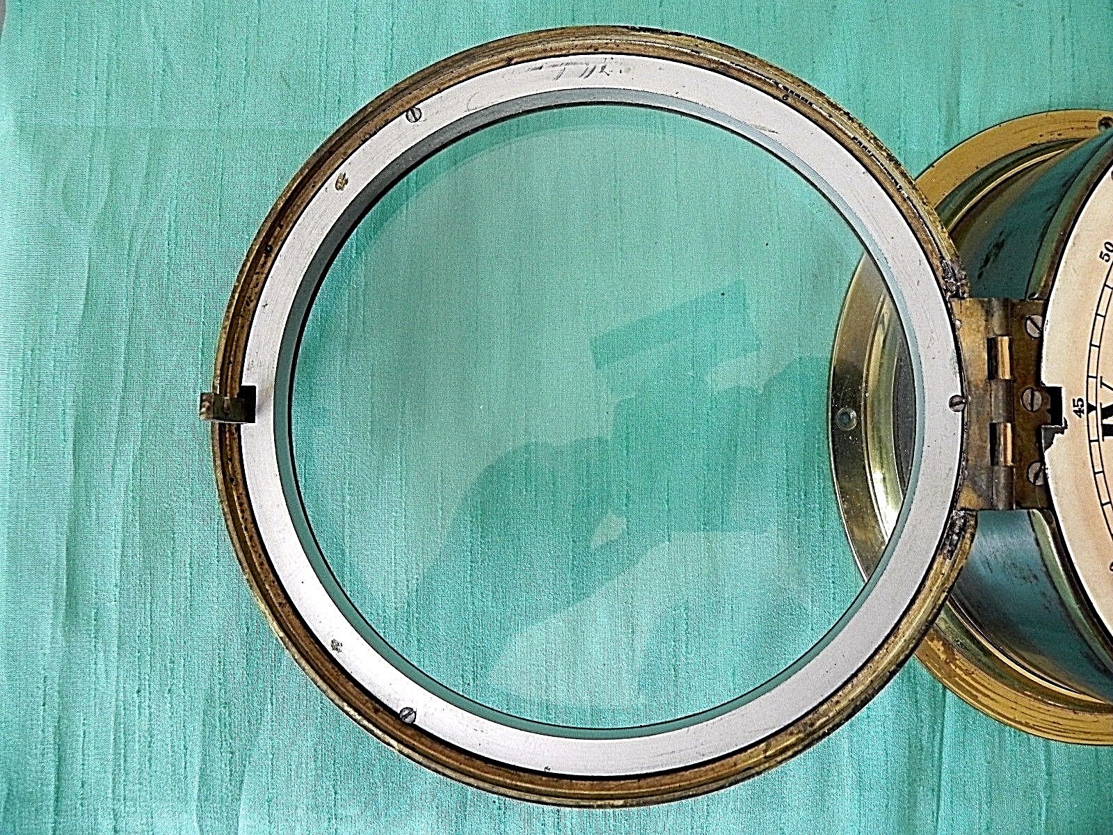 VINTAGE WORKING SMITH 8 DAY KEY WIND SHIPS CLOCK WITH LOCKING GLASS FACE