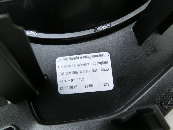 VW Passat 3G B8 14-19 Verkleidung für Tacho VW Passat 3G B8 14-19 07.11.2017 3G1858366A 3G1858366ACZH gebraucht Vorschau 6
