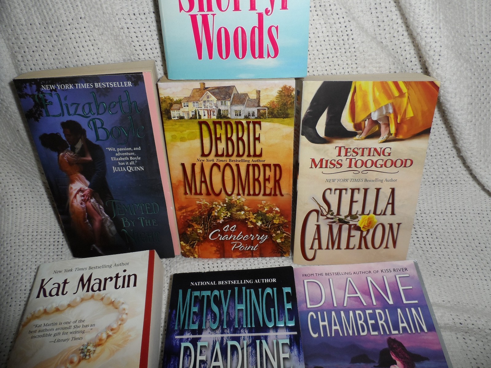Romance & Mystery Novels Lot of 7 Chamberlain, Cameron, Martin, Macomber, ++