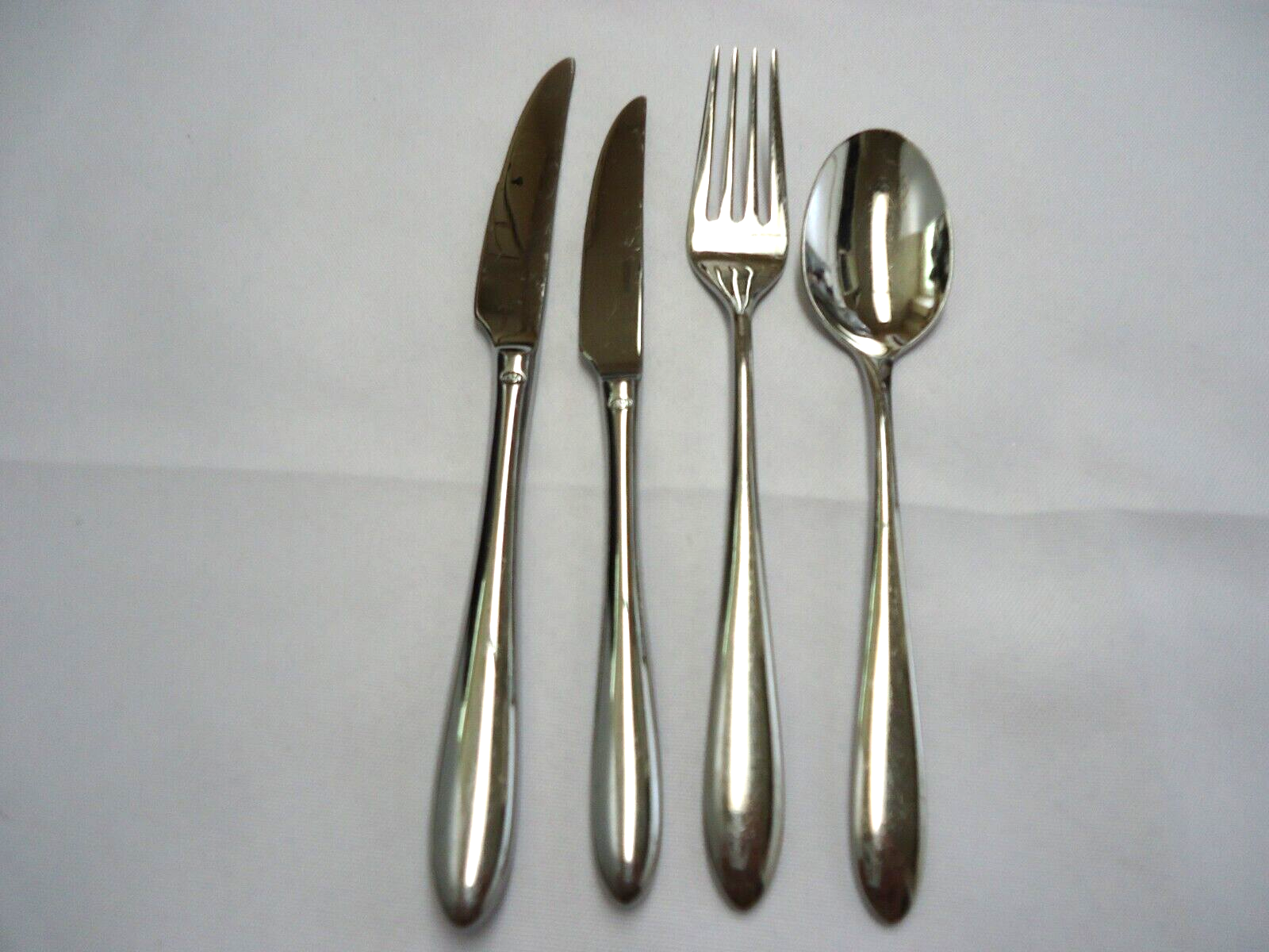 SAMBONET HANNAH STAINLESS FLATWARE 4-pcs.