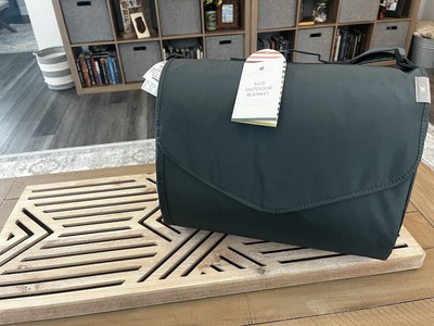 Extra Large Outdoor Blanket! Great For Sports, Picnics, And Outdoor Events.
