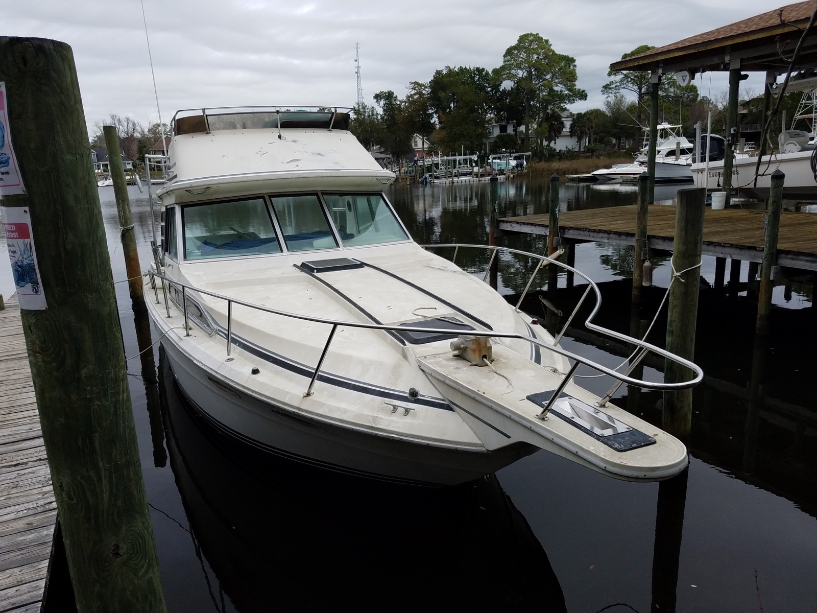 1983 Sea Ray Command Bridge Powerboat , Niceville FL | No Fees & No Reserve