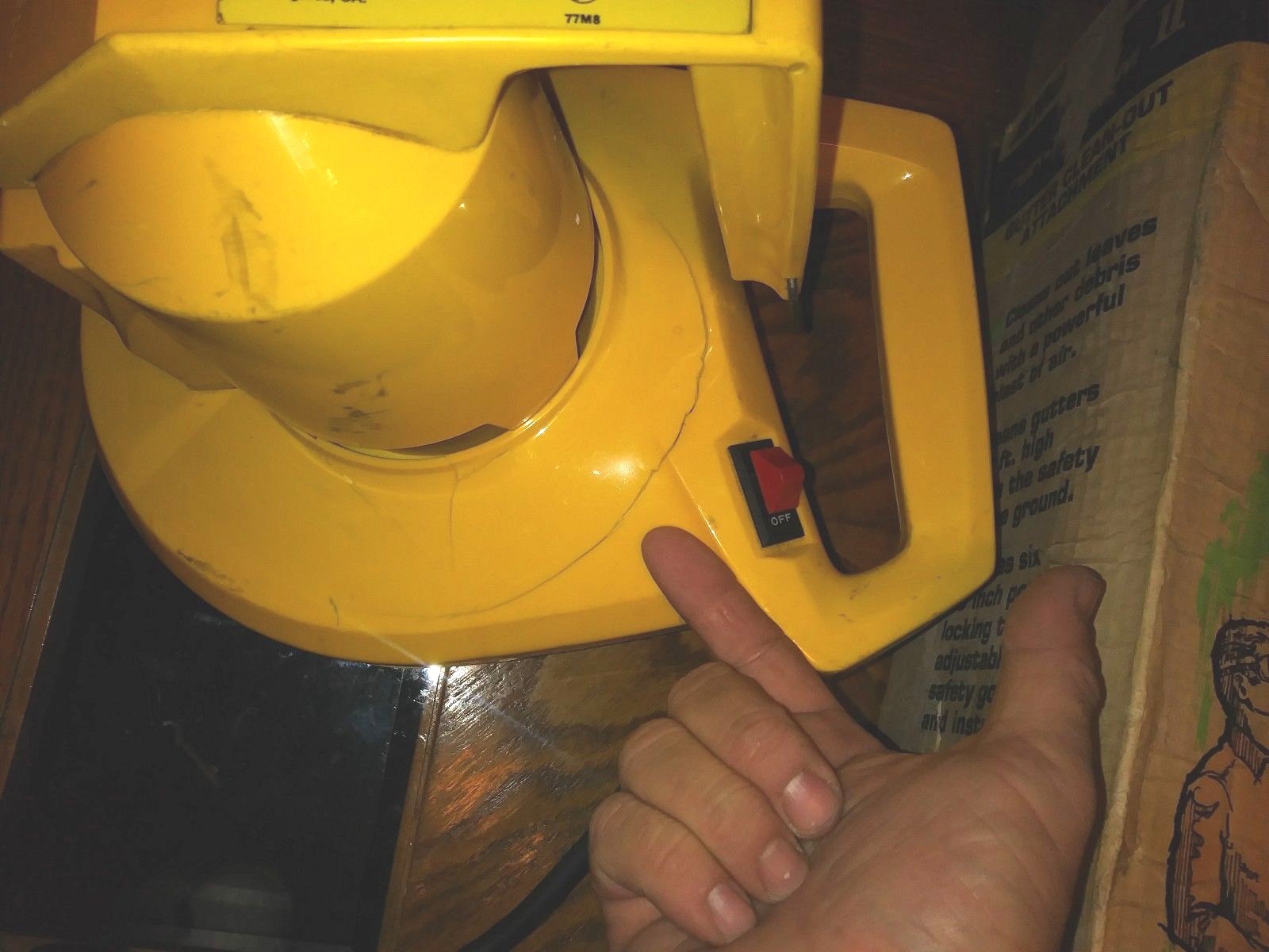 McCulloch Super Air Stream II Leaf Blower electric, with attachments works great