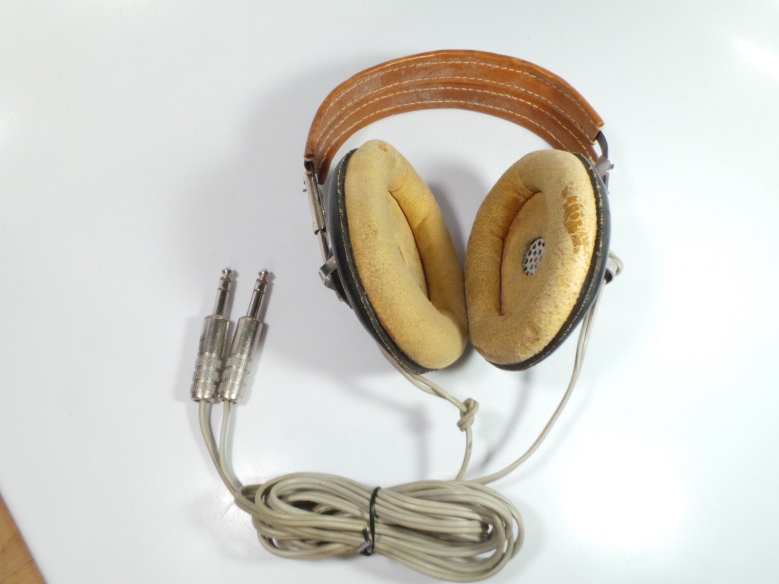 ヘッドホン airport 3 Parrot Zik 3 PF562036 [Ivory Overstitched] 価格比較 - 価格.com