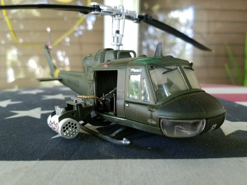 MARINE CORP HELICOPTER USMC NAVY METAL GUNSHIP AVIATION 11 INCHES LONG CORGI NR