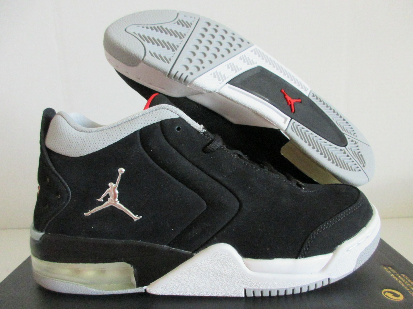 NIKE AIR JORDAN BIG FUND (GS) BLK-METALLIC SILV SZ 6.5Y