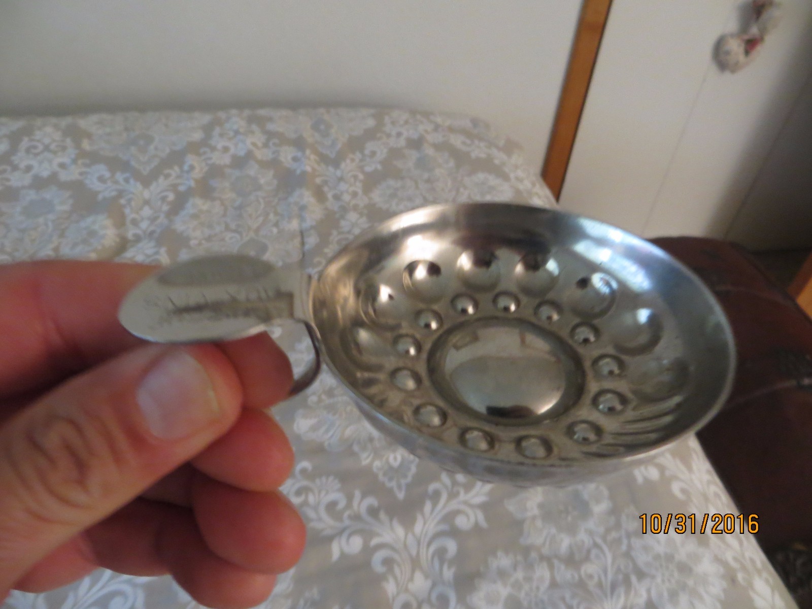 Original wine finger swirler sampler advertising Marche Aux Vine BEAUNE chrome