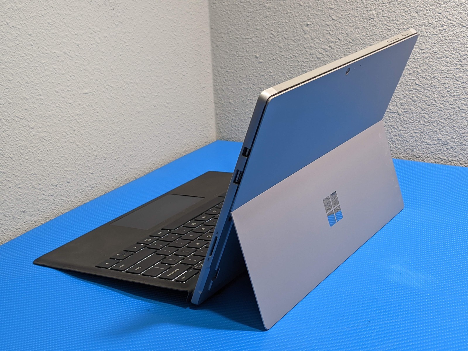 Microsoft Surface Pro 1796 12.3" Touch i5-7300U 4GB 128GB SSD Win10Pro - Thumbnail 3