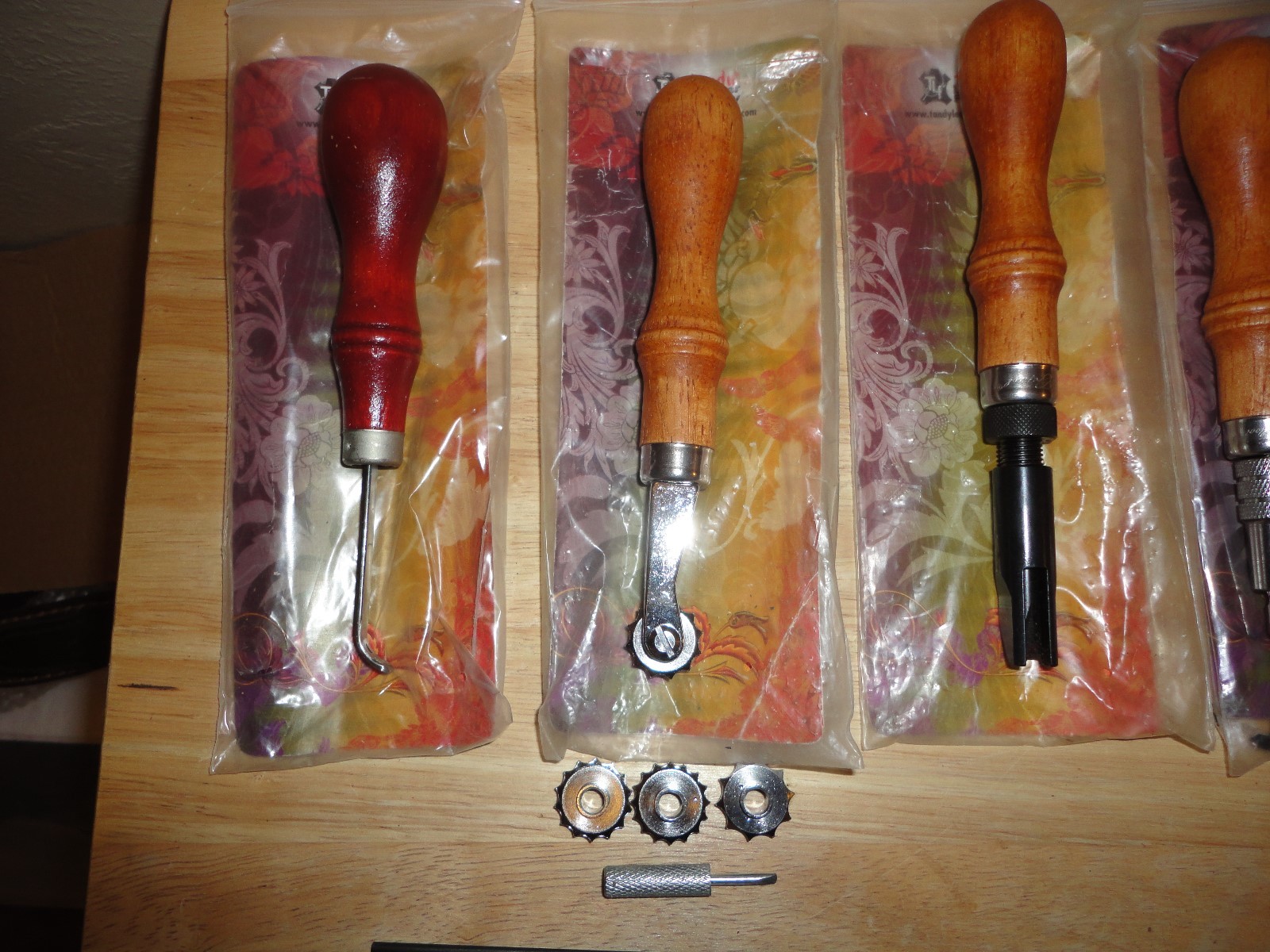 Lot of Tandy Leather Tools - Beveler , V-Gouge , Groover , Embossing Set , etc.