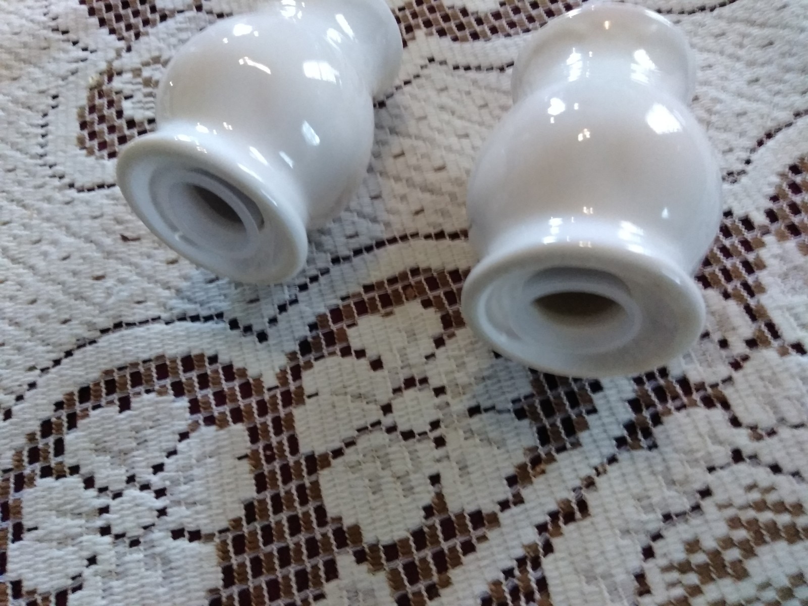 Pfaltzgraff Filigree Salt and Pepper Set stoneware white