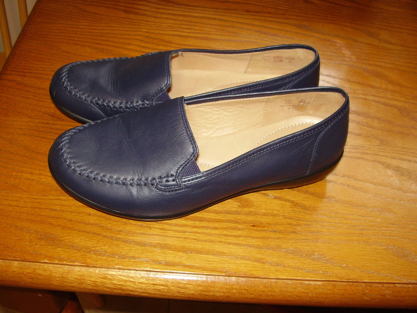 100% Leather Flats for Women