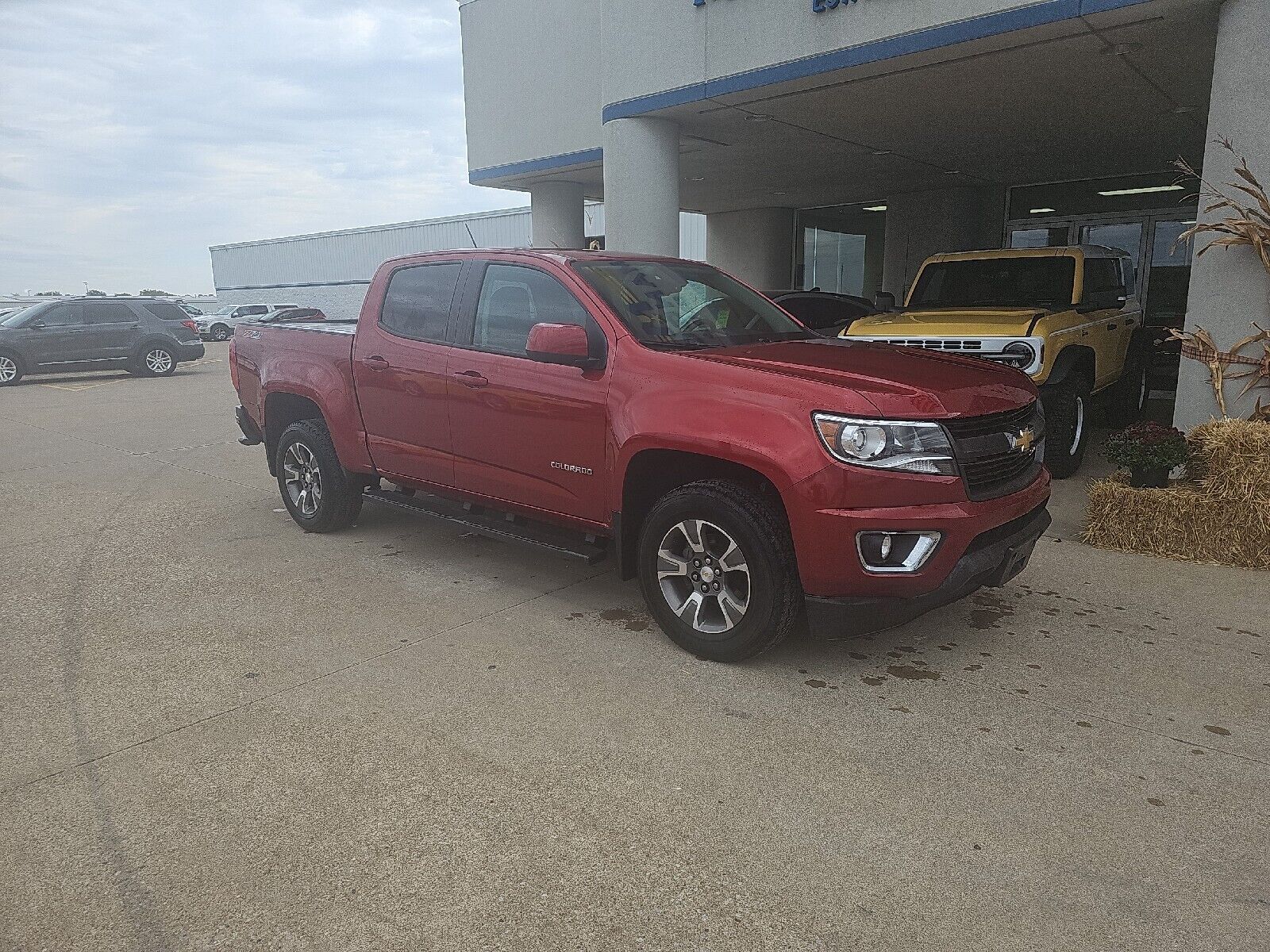 Owner 2016 Chevrolet Colorado, RED with 168850 Miles available now!