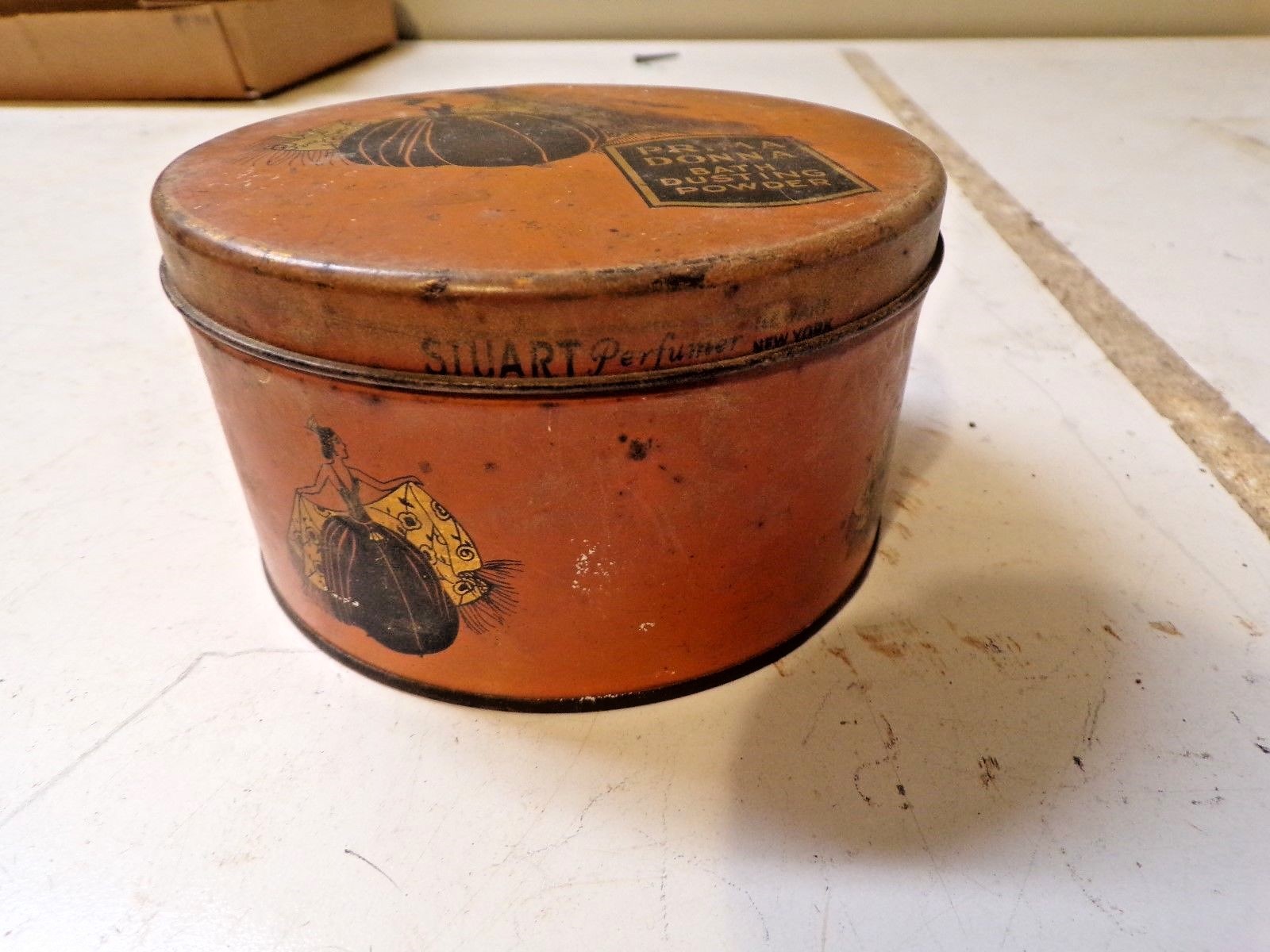 Old Prima Donna Bath Dusting Powder Tin