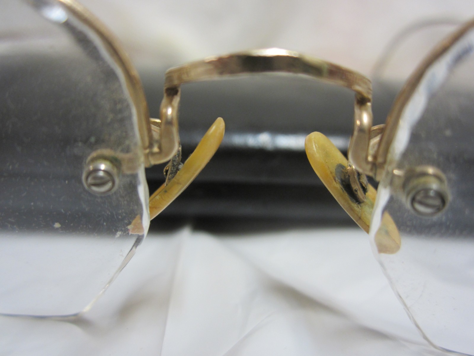 Antique bifocal style reading glasses, no markings, Ladies style?