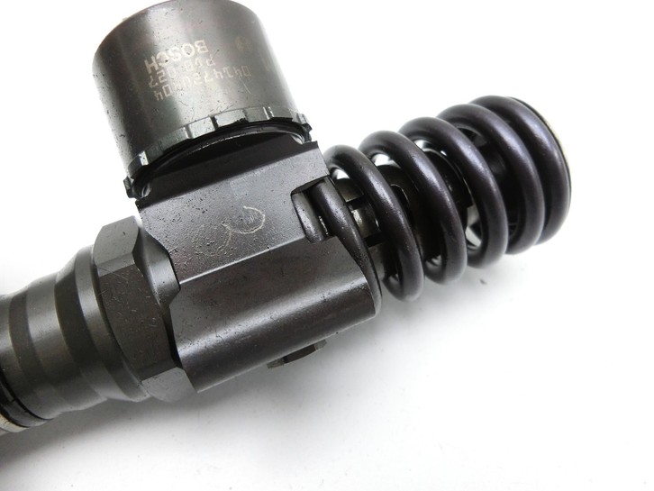 Audi A4 8E B7 04-08  2,0 96KW Injektor Einspritzdüse Pumpe-Düse Zyl.3 Audi A4 8E B7 04-08 28.03.2007 03G130073G... Vorschau 4