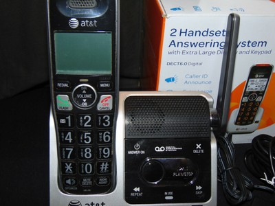 ATT 2 Handset Answering System W/Extra Large Display & Keypad #CRL82212 Complete