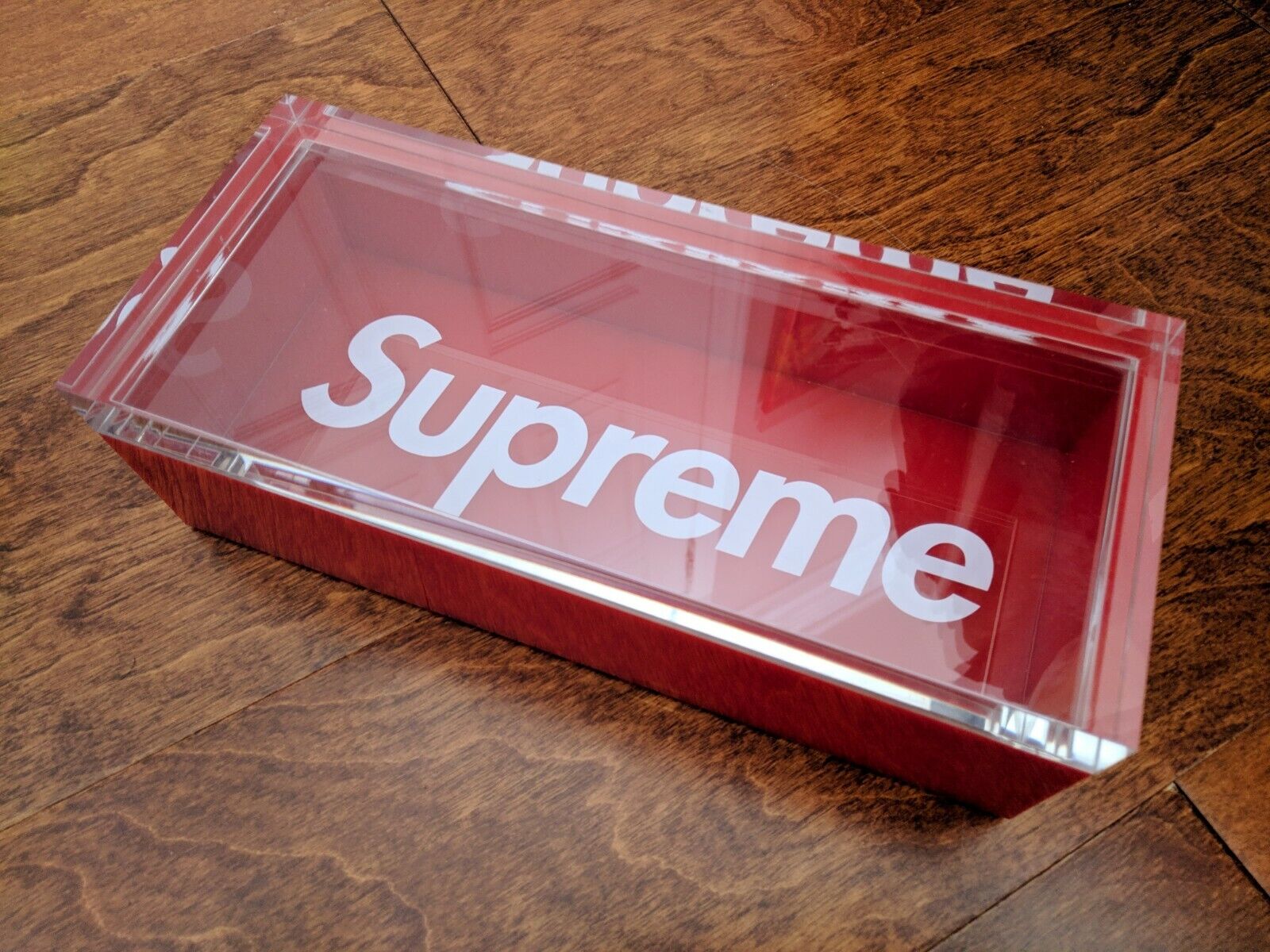 Supreme Lucite Acrylic Box FW2016 100% Authentic Red Box Supreme Lucite Acrylic Box FW2016 100% Authentic Red Box
