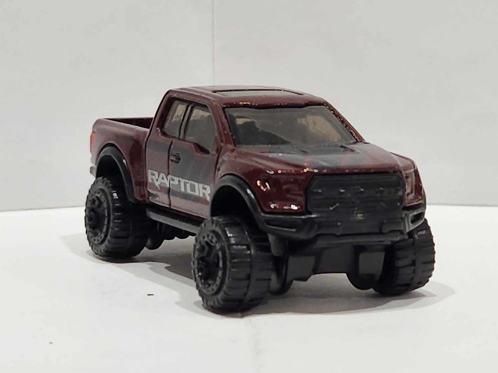 Hotwheels HWC  ’17 Ford Raptor F150 Amazon.com: Hot Wheels '17 Ford F-150 Raptor : Toys & Games