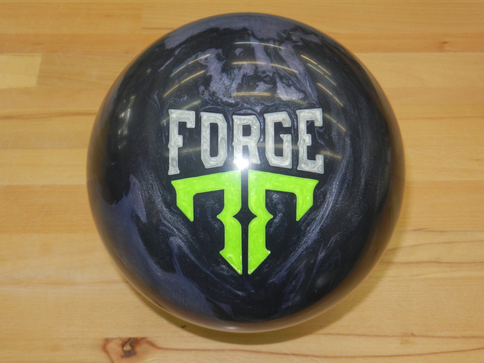 ボウリングボール Motiv forge fire 15p 走り系カバー＋フォージコア】モーティブ ニュークリアー