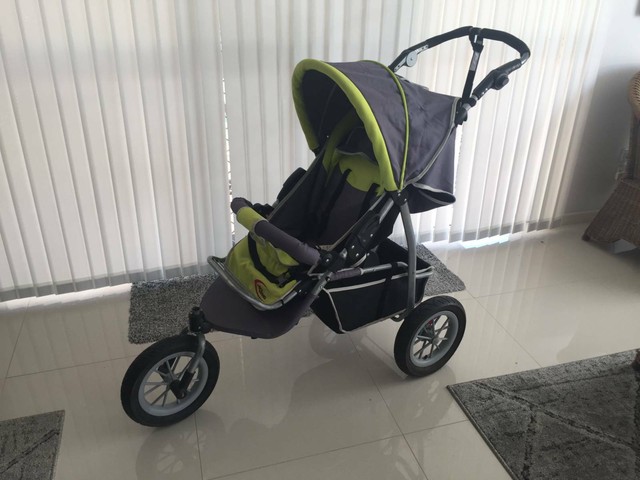 prams gold coast
