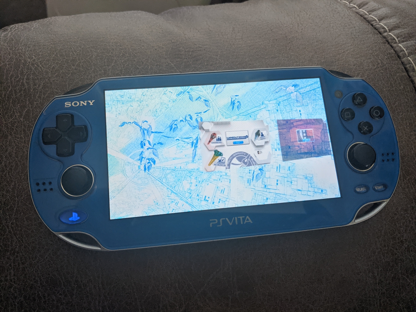SONY PS Vita PCH-1000 ZA04 Sapphire Blue Wi-fi Model Console SONY PS Vita PCH-1000 ZA04 Sapphire Blue Wi-fi Model Console