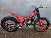 BETA EVO 300 2025 TRIALS BIKE, VERY GOOD CONDITION