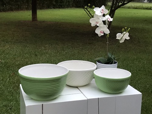 Very Cute Vintage Ceramic Mixing Bowls