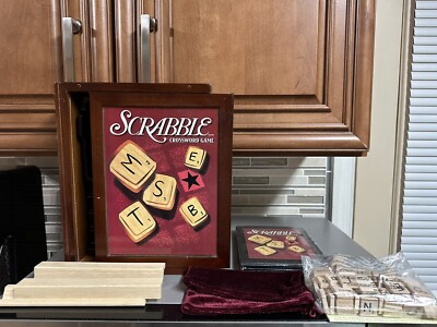 Scrabble Vintage Game Collection Wooden Library Book Shelf 2005 Ed *Read Descrip