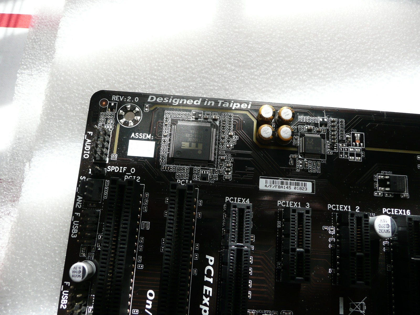 GIGABYTE GA-970A-DS3P AMD Motherboard Combo w/ FX 8350 4.0 - 4.2 GHz CPU