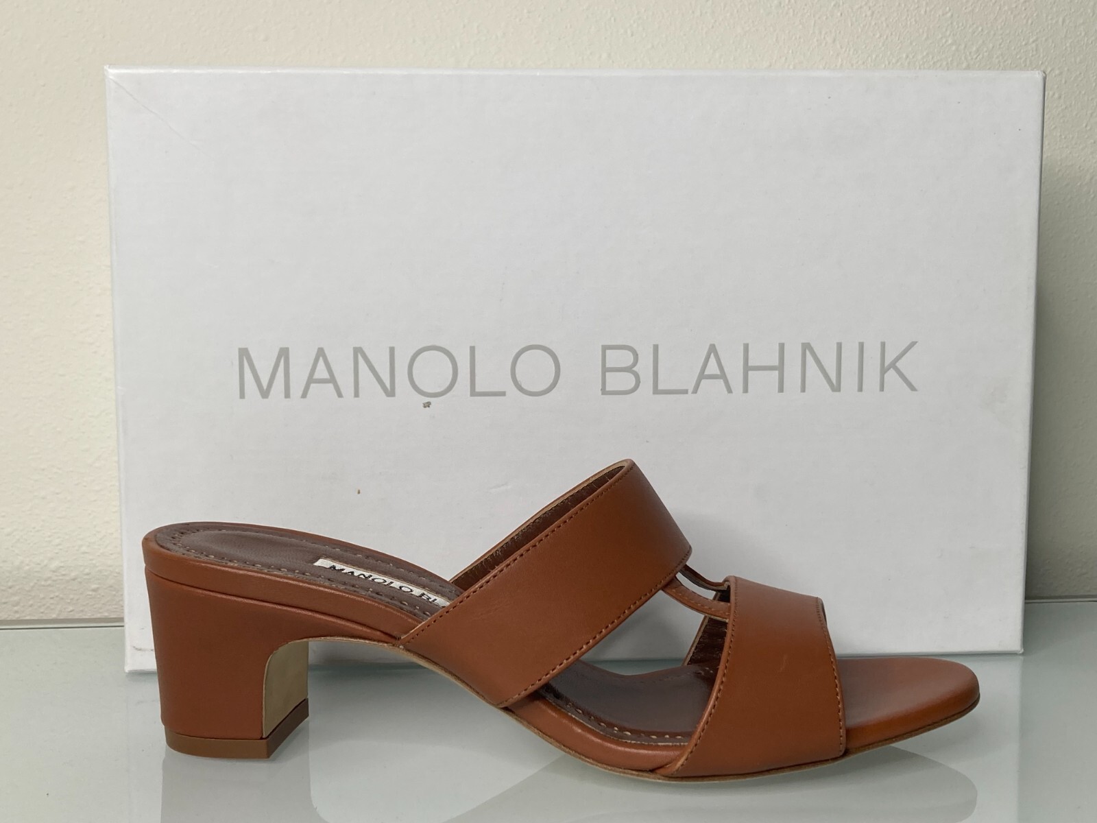 超美品 MANOLO BLAHNIK 37 パンチングレザー Manolo Blahnik White & Multicolor Woven Slingbacks sz 8 l