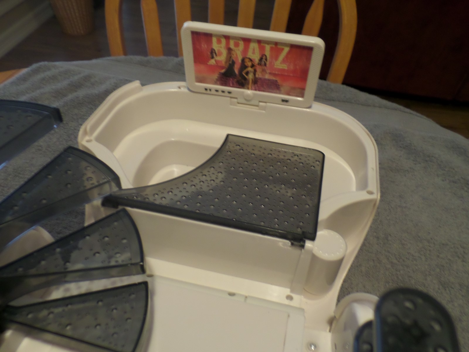 2004 BRATZ MOVIE PEARL WHITE TOUR BUS HUGE SUPER RARE (EXCELLENT CONDITION)