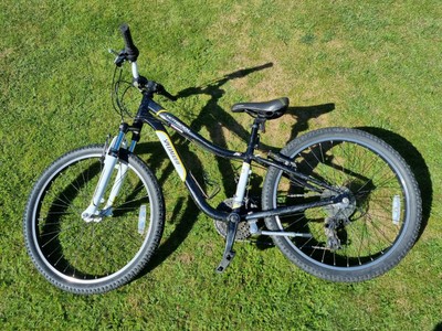 Specialized Hotrock Kids mountain bike 20 inch wheels age 7 to 11