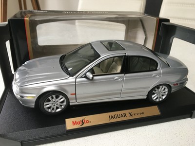 Maisto Special Edition 1/18 Scale 31621 Jaguar X-Type Silver Boxed