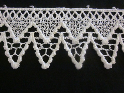 1 yard 16'' White 2 1/4'' diamond V edge Rayon Venise lace Venice lace remnant