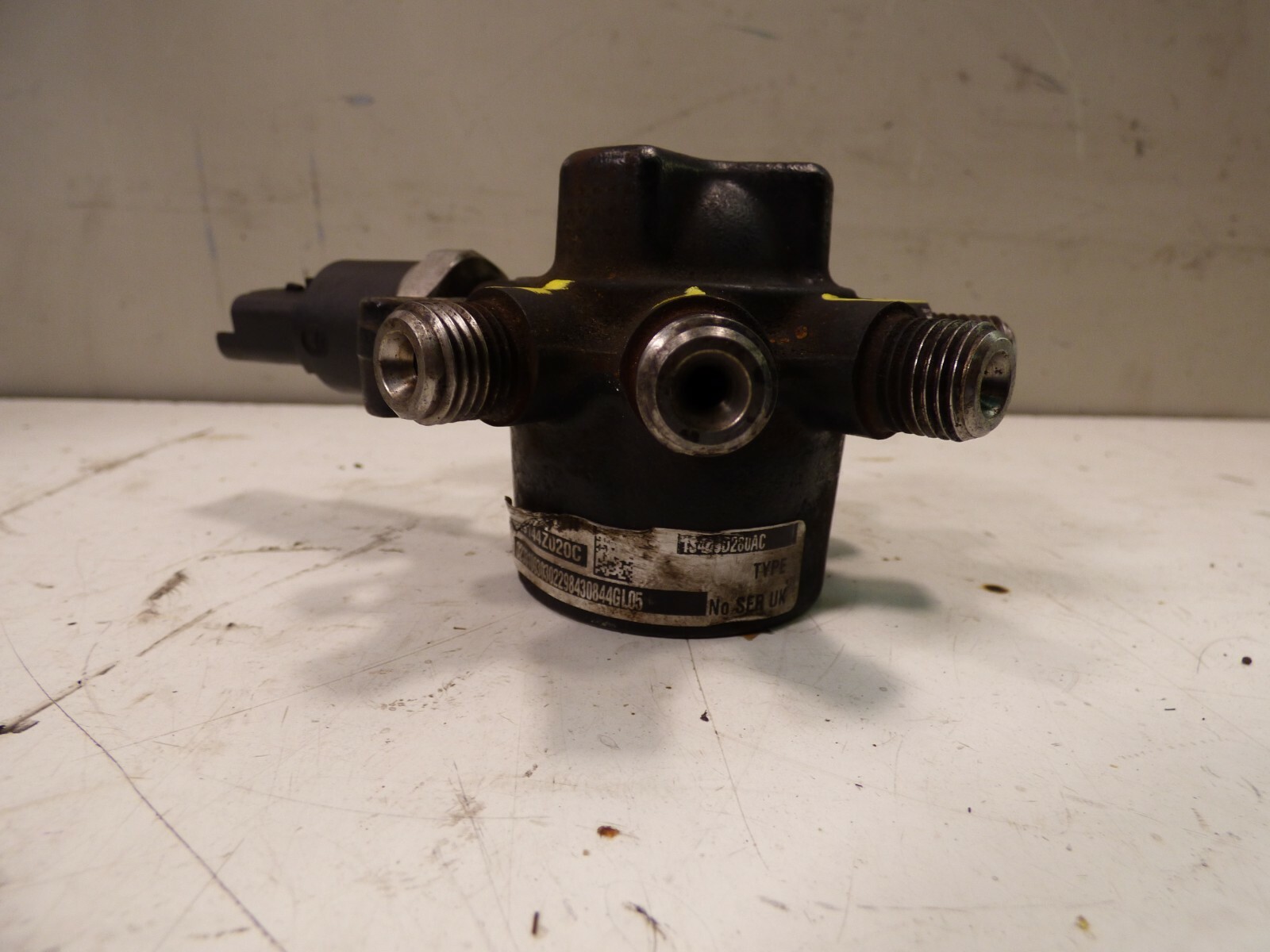 Rail iniettori FORD R9144Z020C