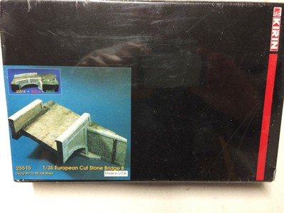 1/35 KIRIN 25515 : DIORAMA SECTION DE PONT AVEC MUR DE BERGE NEUF FACTORY SEALED