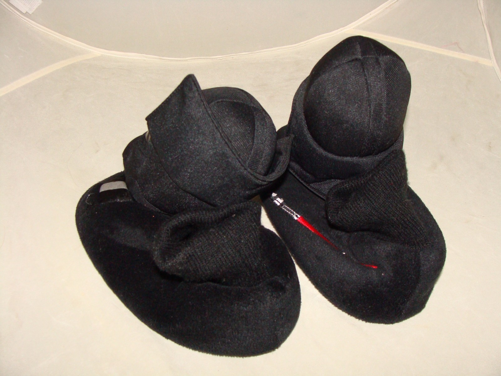 DARTH VADER SLIPPERS SIZE 9 / 10