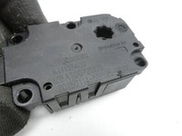 Mercedes W205 C250 14-18 Luftklappenstellmotor Stellmotor Pos.1 Mercedes W205 C250 14-18 20.02.2015 A1699060100... Vorschau 2