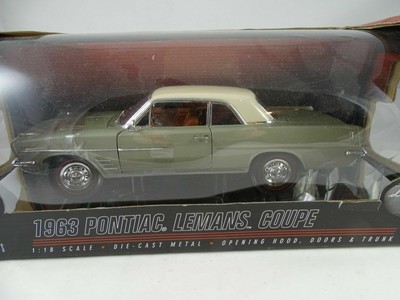 1:18 Highway 61 50145-1963 Pontiac Lemans Nuevo/Emb.orig
