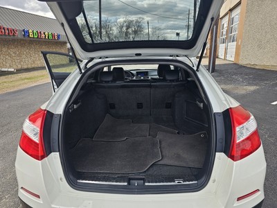 image 4 of interior
